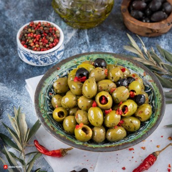 Olives dénoyautées à la provençale