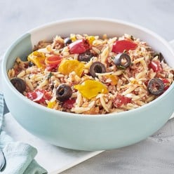 Salade de pâtes risoni, thon et poivrons grillés